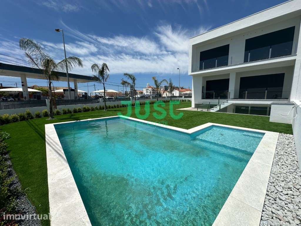 Moradia T3 + 1, pronta, nova a estrear, com piscina, jardim e garag... - Grande imagem: 2/33