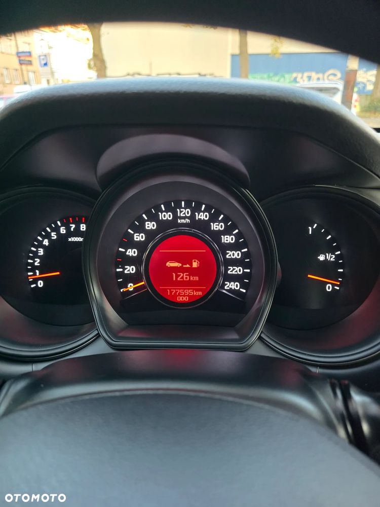 Kia Ceed - 38