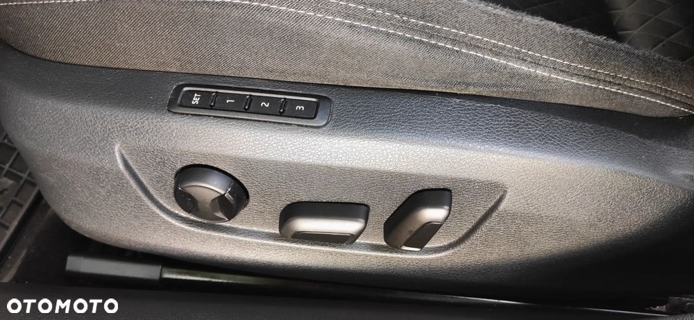 Skoda Superb 2.0 TDI DSG Ambition - 27