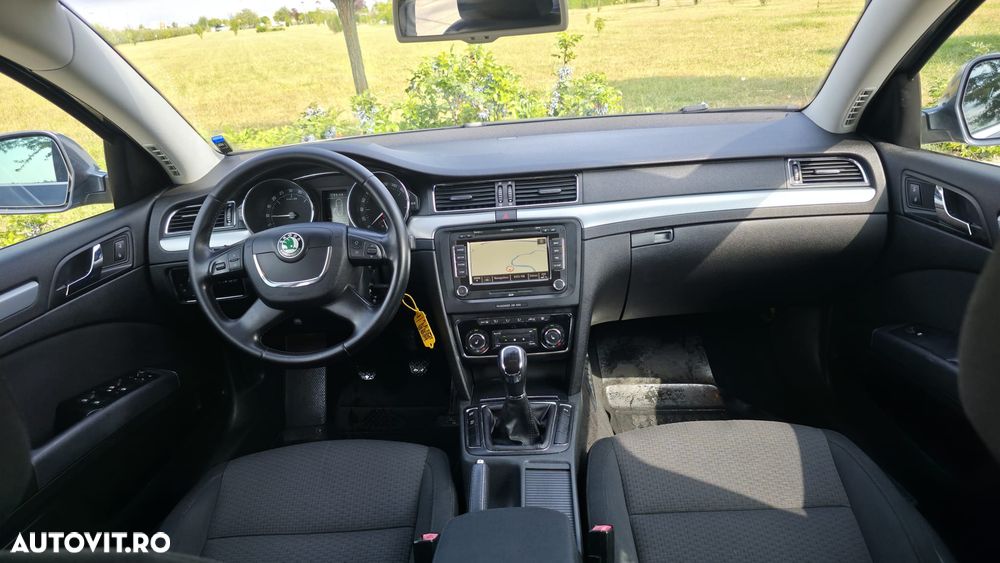 Skoda Superb 2.0 TDI Exclusive - 6