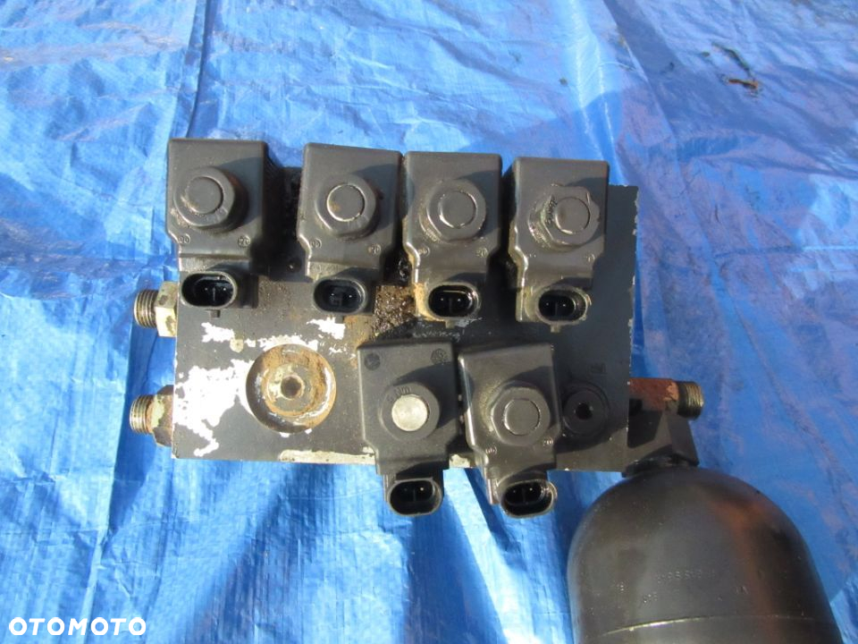 Blok zaworowy rozdzielacz cewka Case McCormick MTX ZTX XTX XTX145 XTX165 XTX185 XTX200 XTX215 - 2
