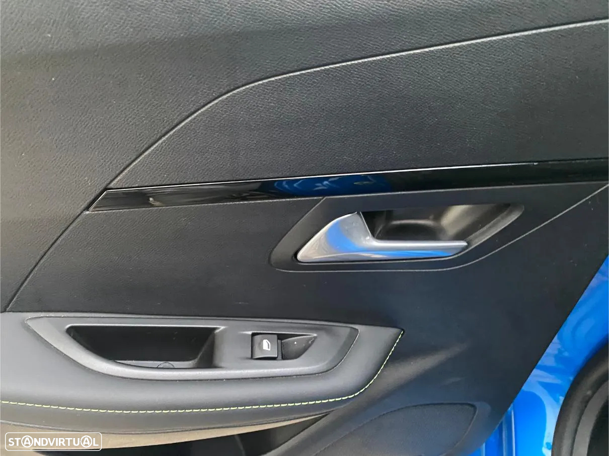 Peugeot 208 1.2 PureTech GT Line EAT8 - 8