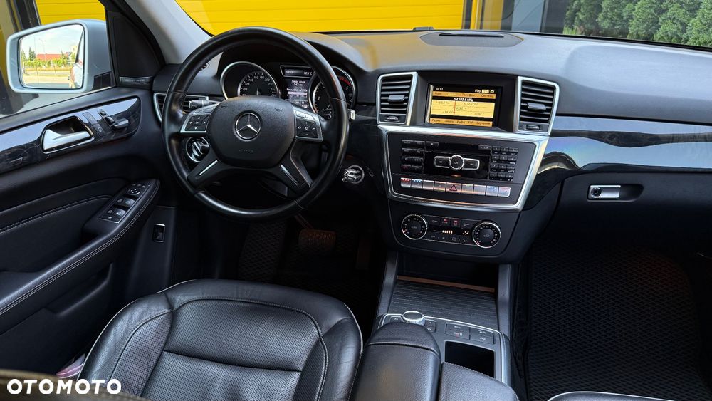 Mercedes-Benz ML - 11