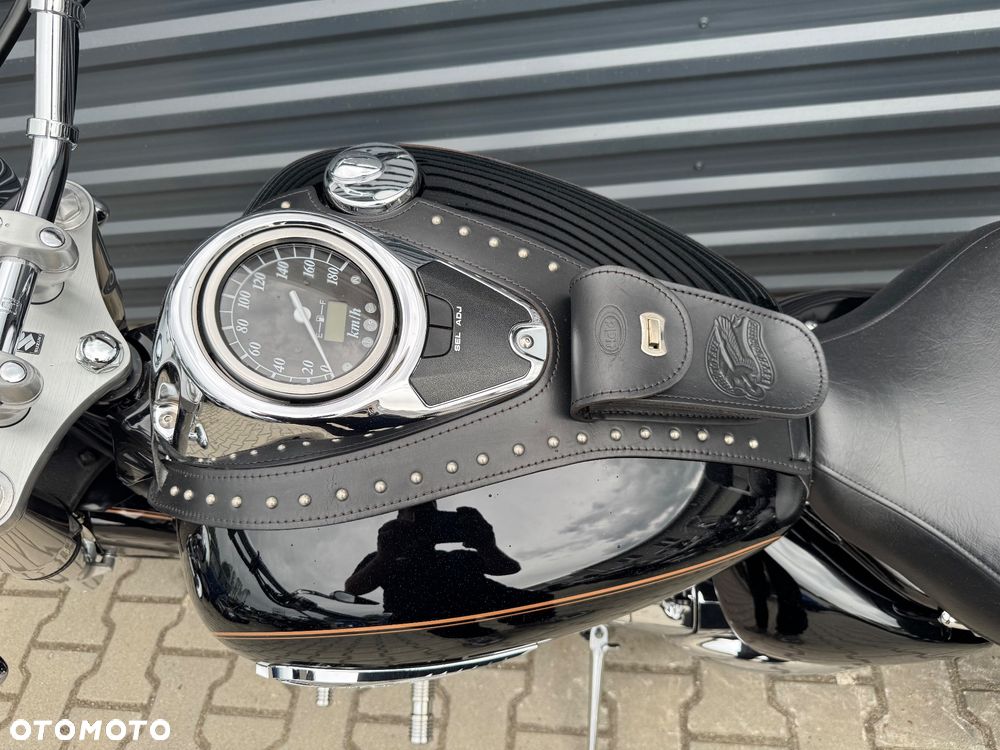 Suzuki VL 800 Volusia - 11