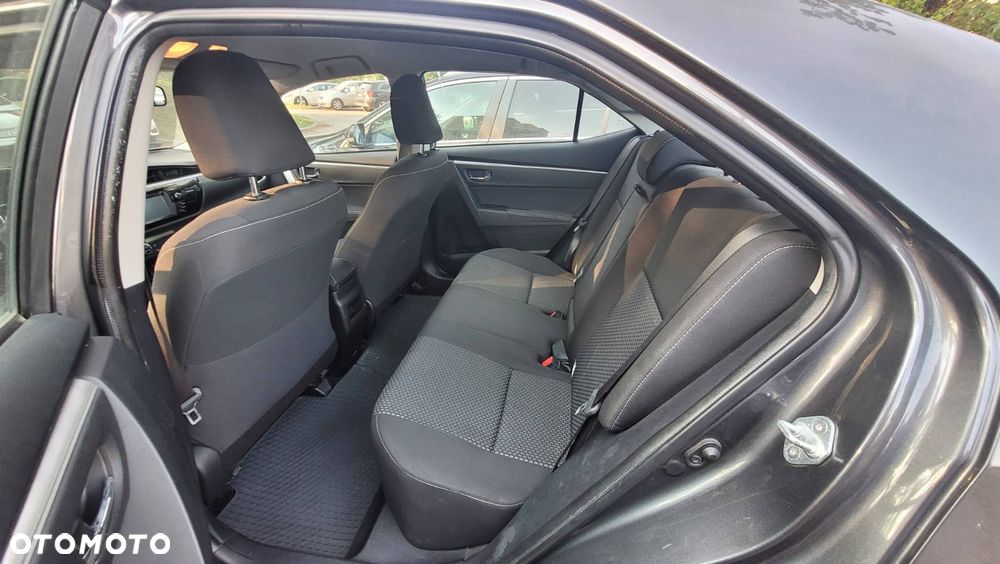 Toyota Corolla - 10