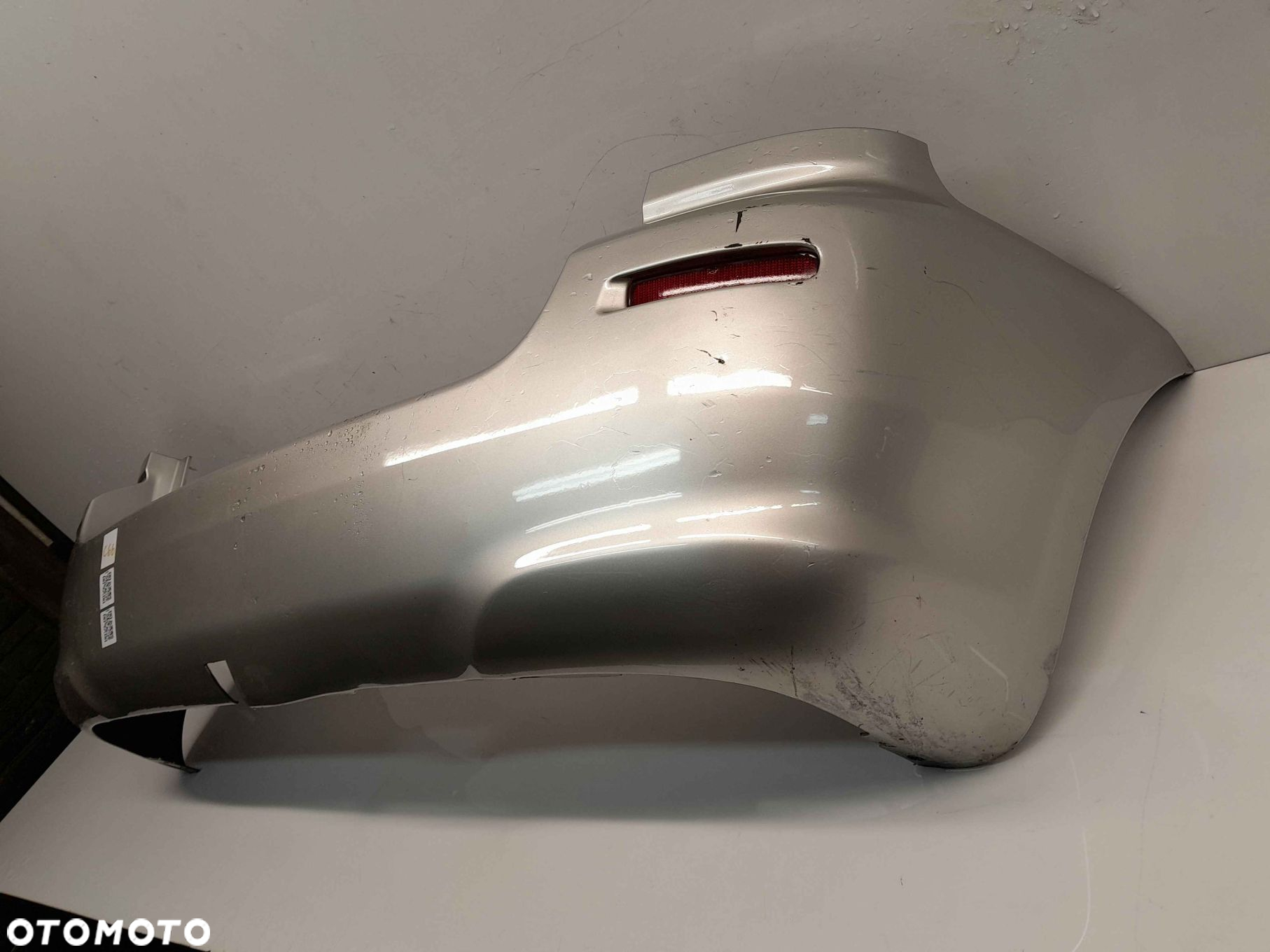 ^ ZDERZAK TYŁ TYLNY TOYOTA COROLLA VERSO 1C0 SREBRNY - 3