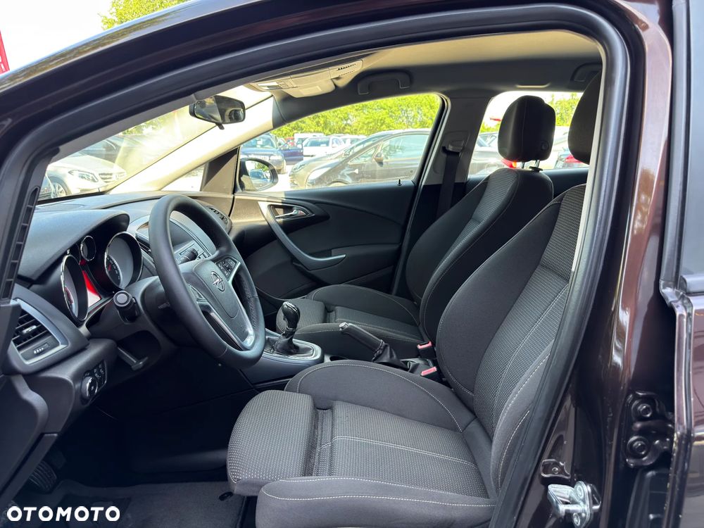 Opel Astra 1.4 T Cosmo - 28