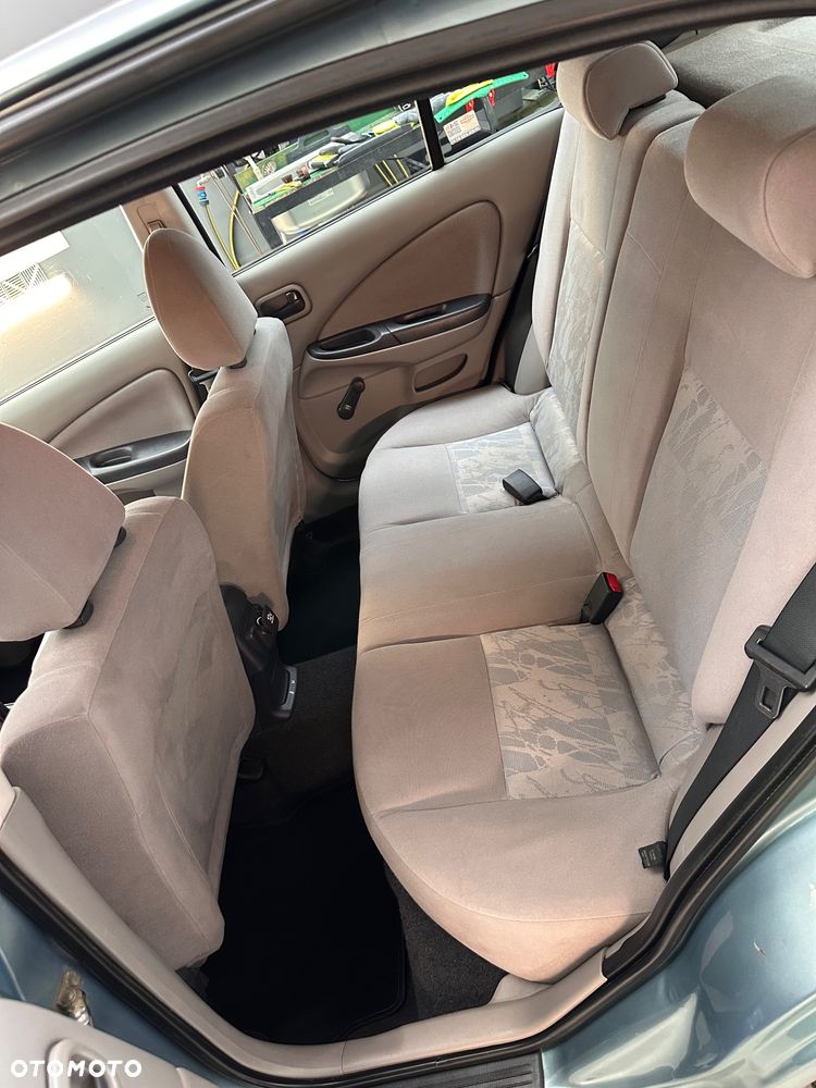 Nissan Almera 1.8 Comfort - 9
