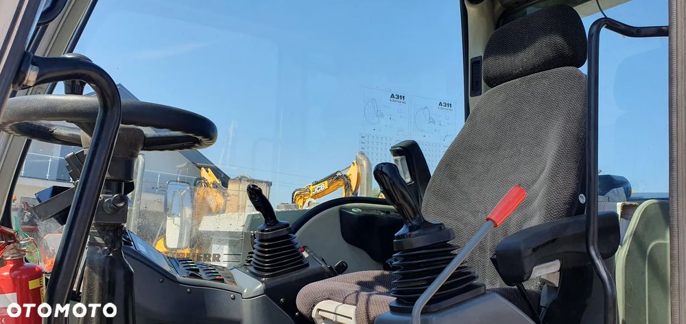 Liebherr A311 - 8
