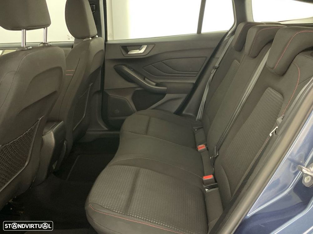 Ford Focus 1.0 EcoBoost MHEV ST-Line - 12