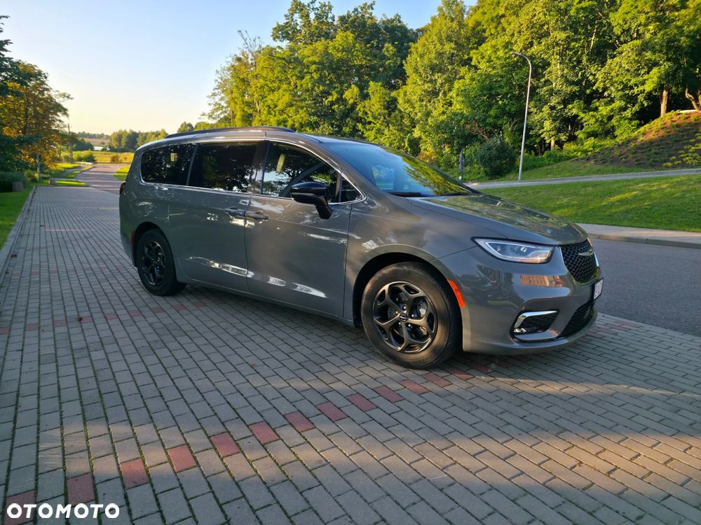 Chrysler Pacifica - 11