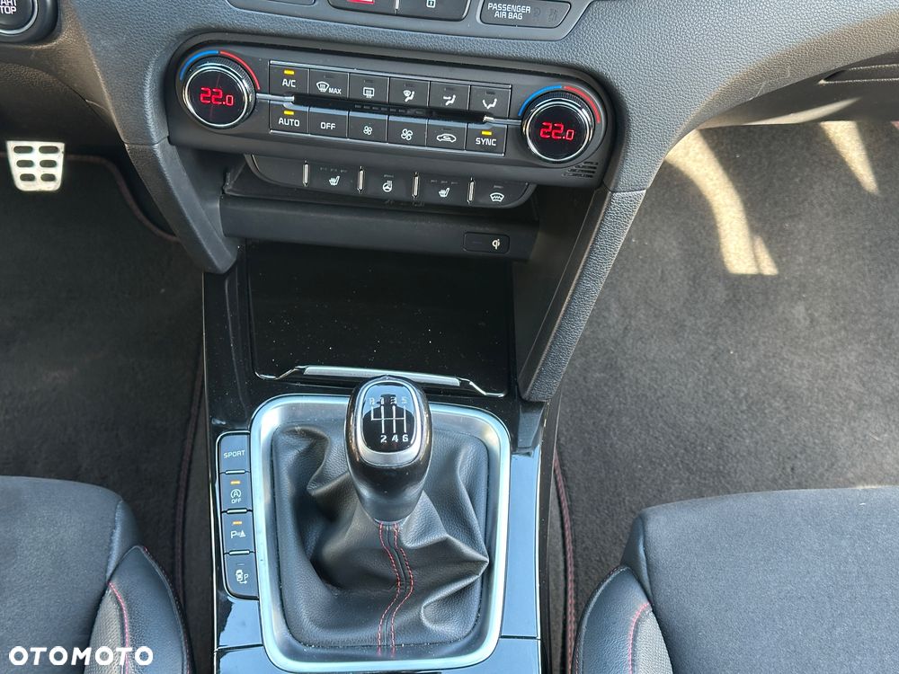 Kia ProCeed 1.6 T-GDI GT - 21