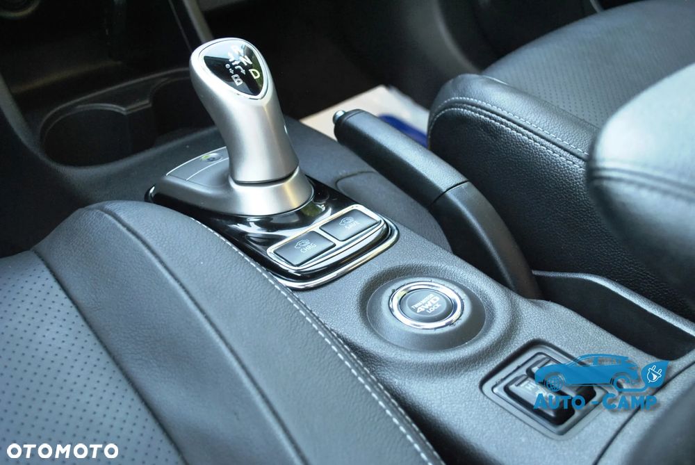 Mitsubishi Outlander Instyle NAVI + - 37