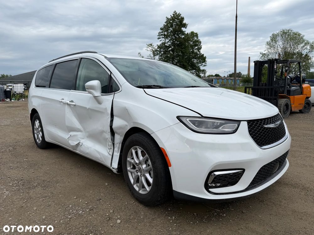 Chrysler Pacifica - 1