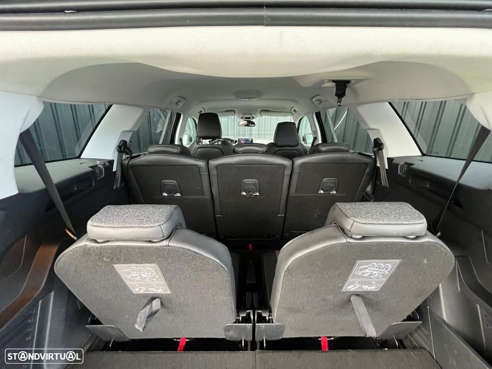Peugeot 5008 - 12