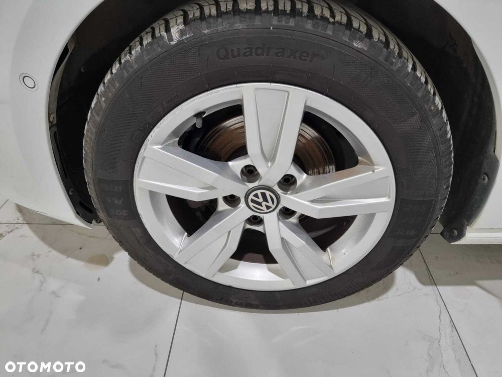 Volkswagen Golf - 25