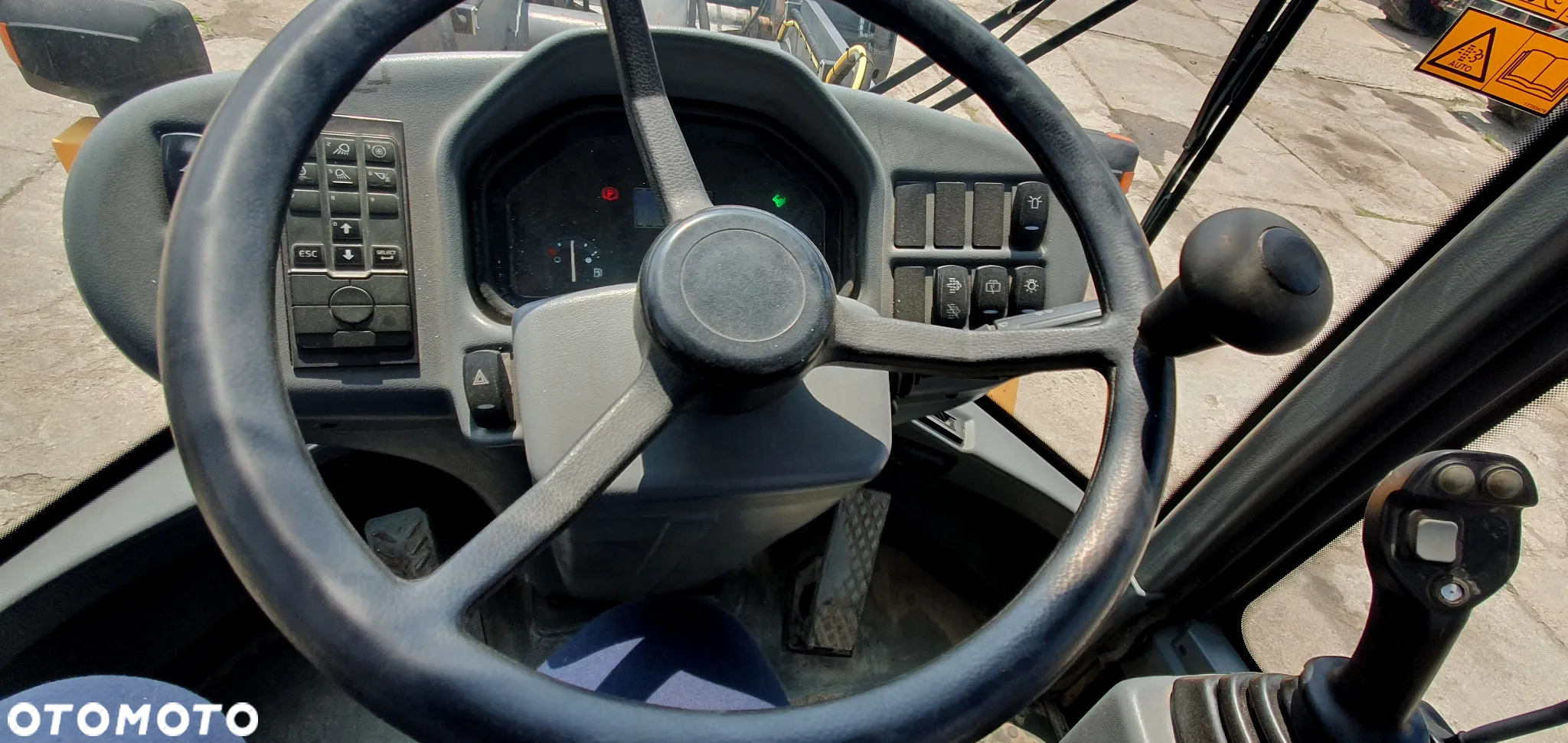Volvo L30G - 11