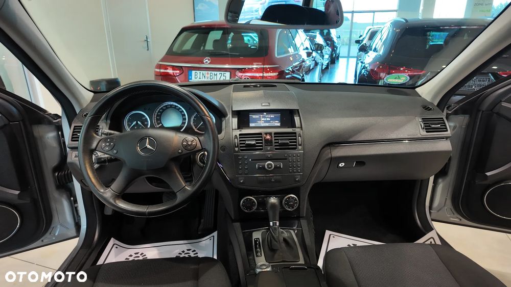 Mercedes-Benz Klasa C 180 T Kompressor Automatik - 31