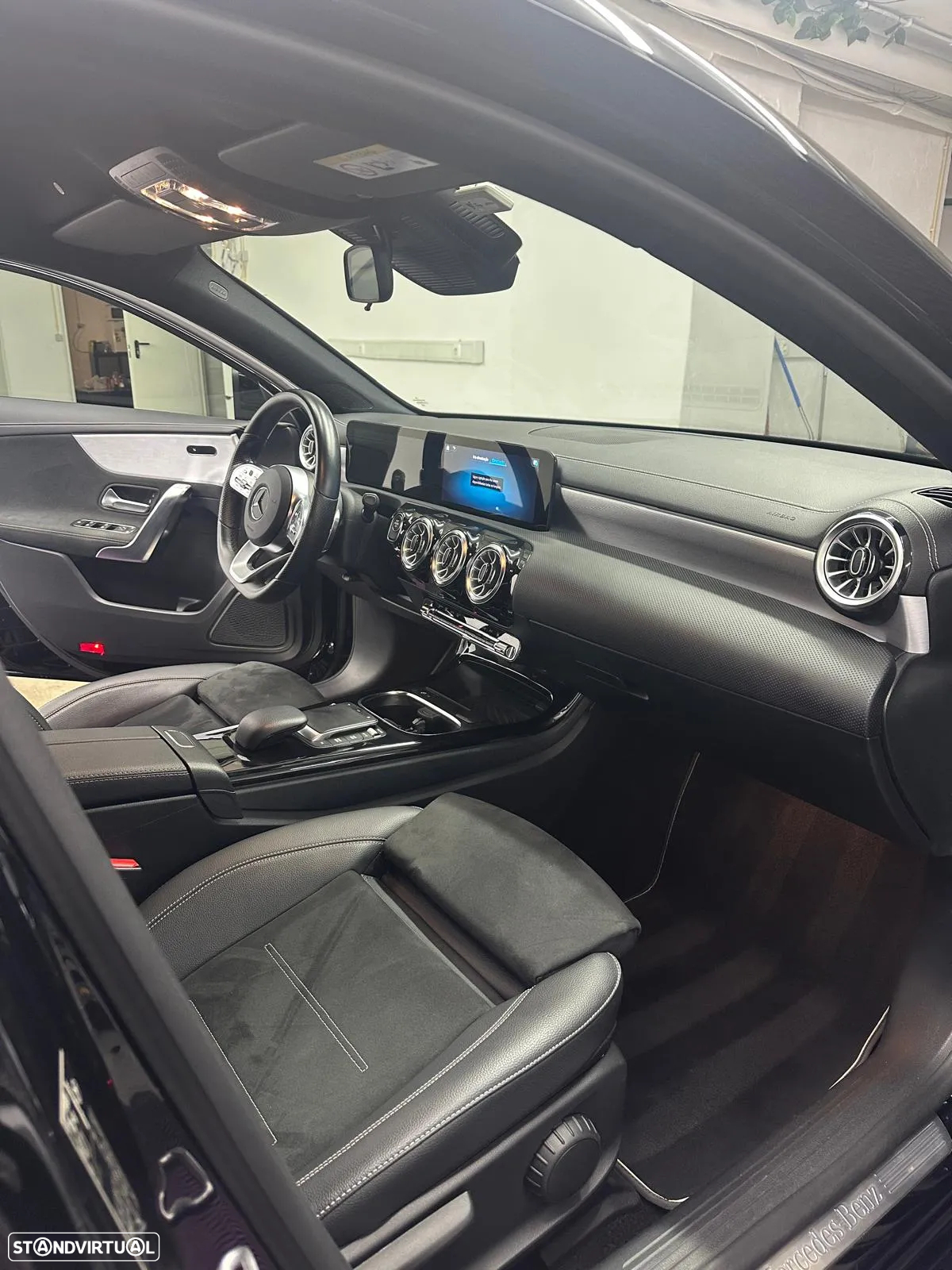 Mercedes-Benz A 250 Limousine e AMG Line - 18