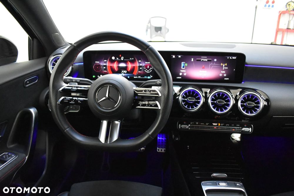 Mercedes-Benz Klasa A 180 7G-DCT Advanced AMG Line - 17