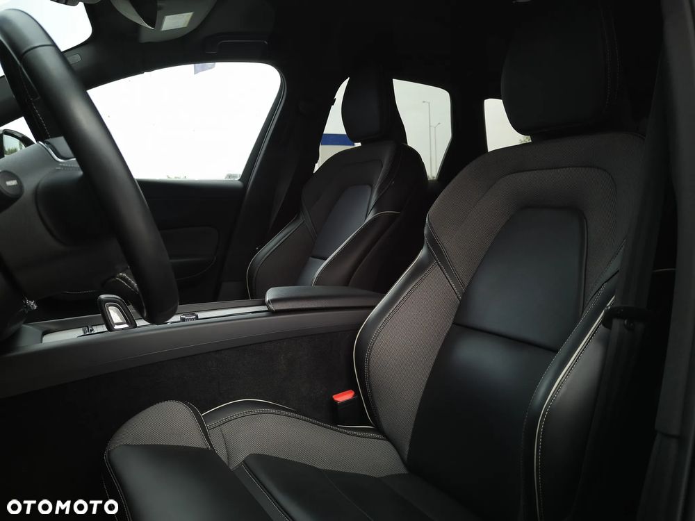 Volvo XC 60 B4 B R-Design - 11