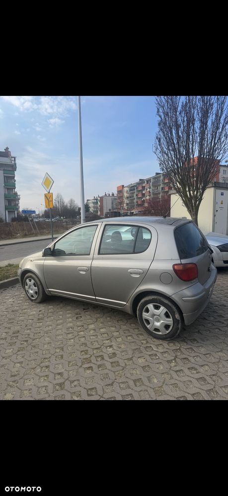 Toyota Yaris 1.3 - 3