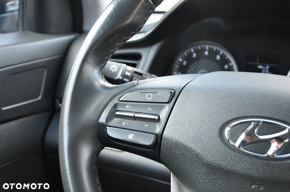 Hyundai Elantra - 15