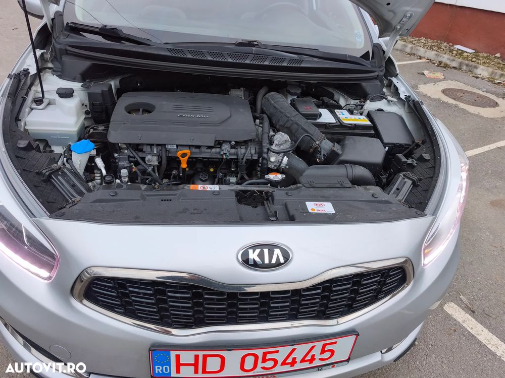 Kia Ceed 1.6 CRDi 136 ISG SW Platinum Edition - 10