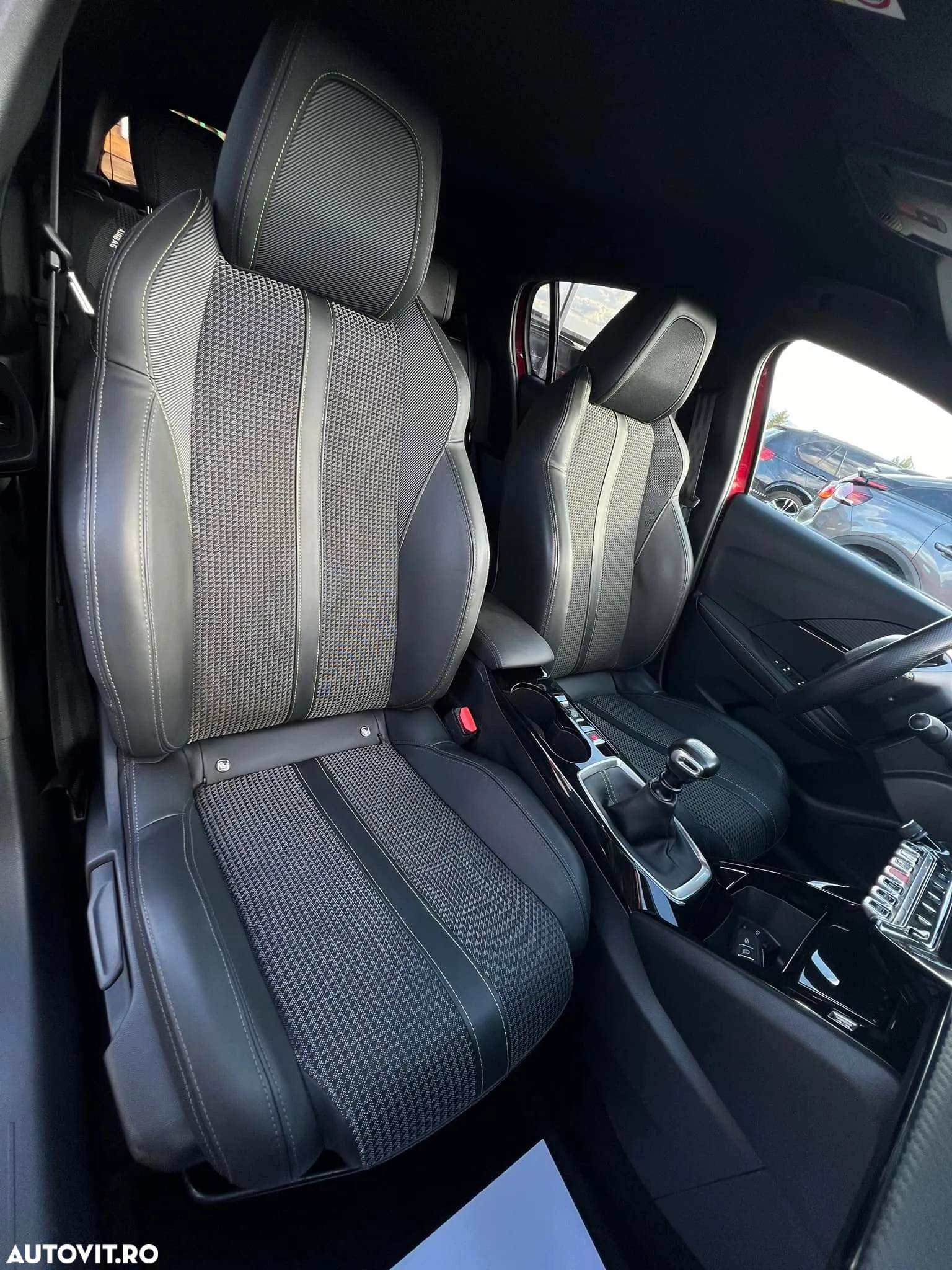 Peugeot 208 PureTech 100 GT Pack - 9