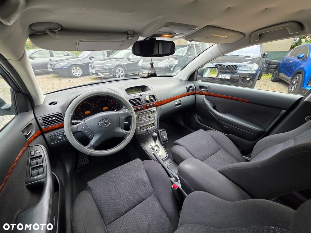Toyota Avensis 2.0 VVT-i Automatik Sol - 9