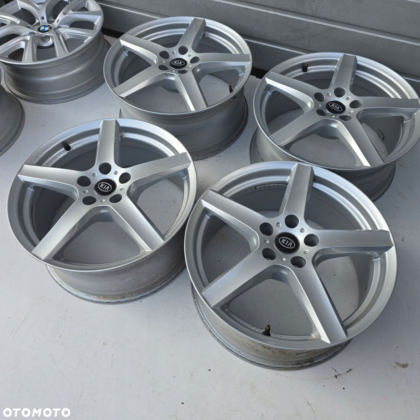 KIA PROCEED X CEED NIRO OPTIMA CARENS VENGA HYUNDAI 18 5x114.3 ET40 4X - 3