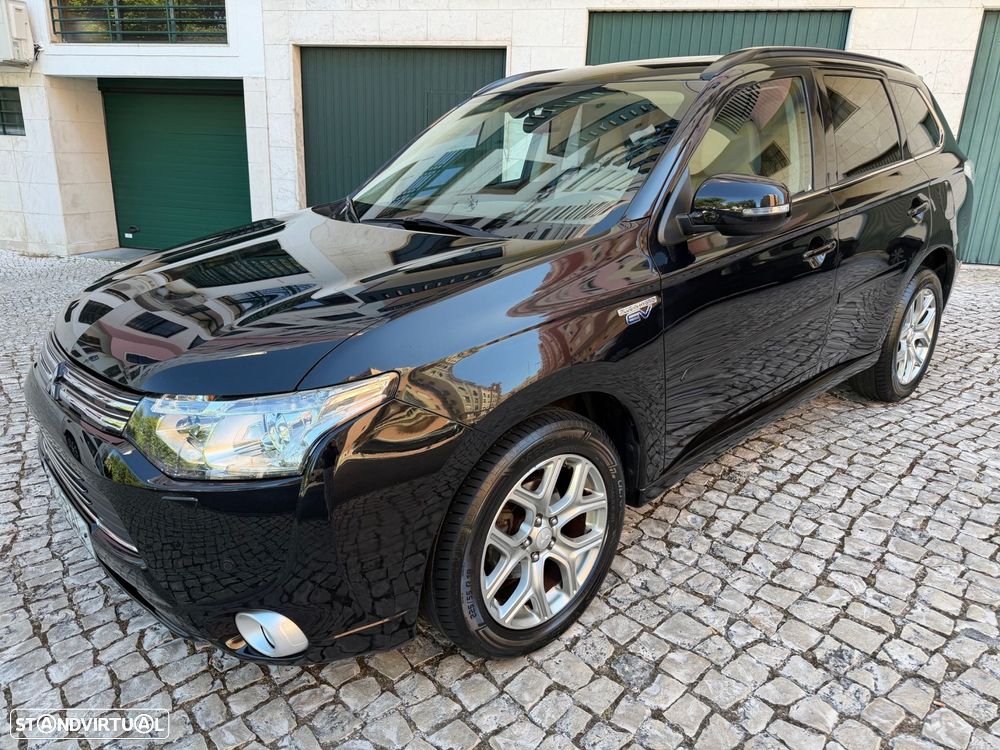 Mitsubishi Outlander 2.0 MIVEC Instyle Navi+ - 26