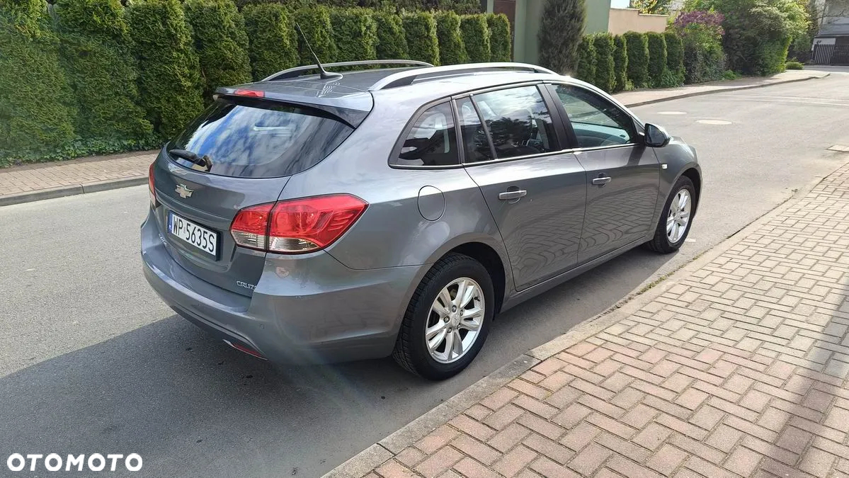 Chevrolet Cruze 1.7 LT - 8