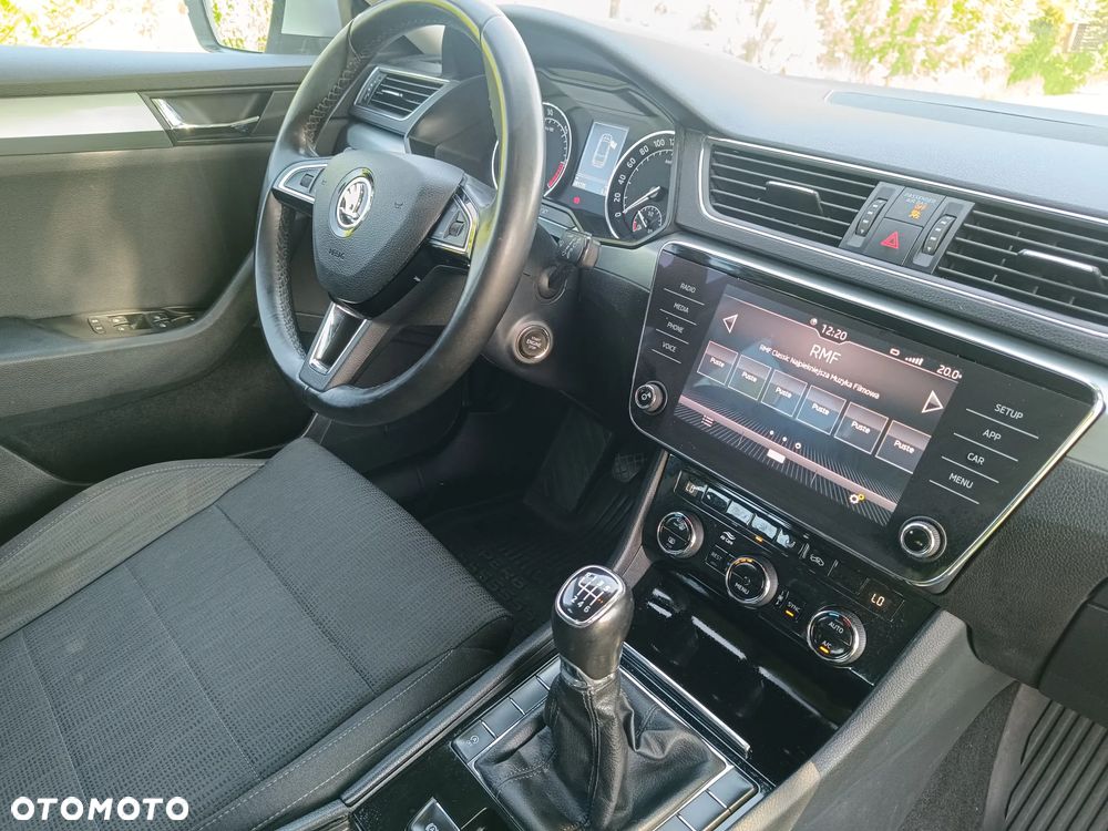 Skoda Superb 2.0 TDI Ambition - 29