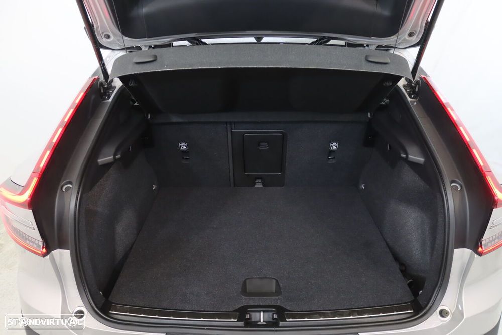 Volvo C40 Recharge 82 kWh Single M. Extended Range RWD Core - 32