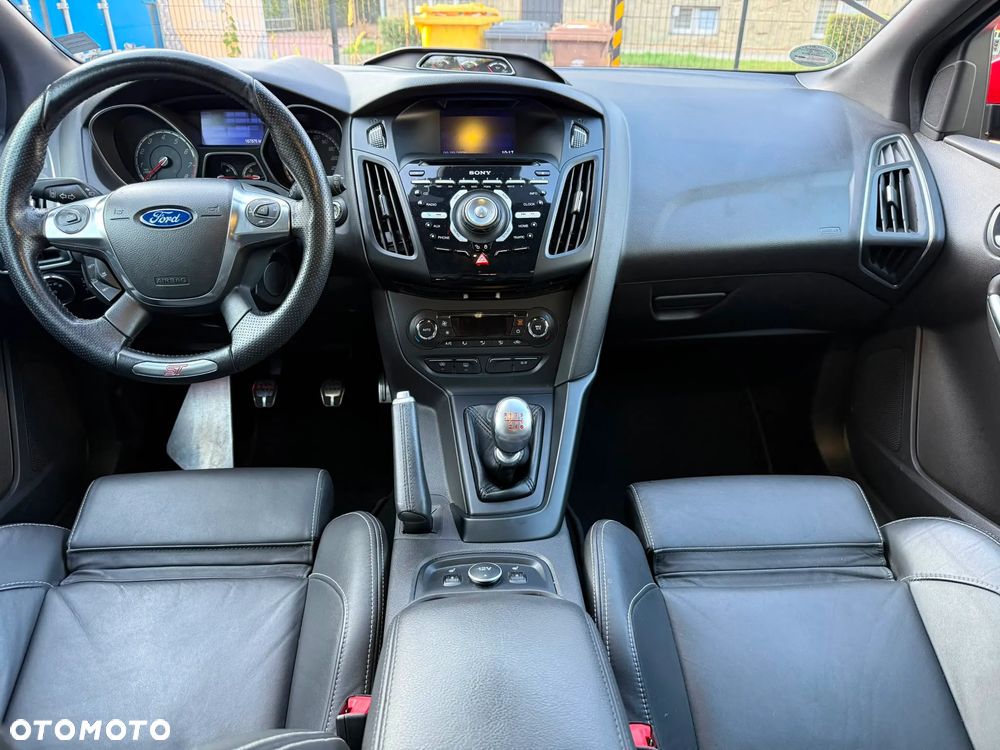 Ford Focus 2.0 EcoBoost ST mit Leder-Exclusiv-Paket - 14