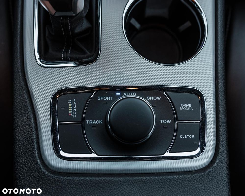 Jeep Grand Cherokee - 29