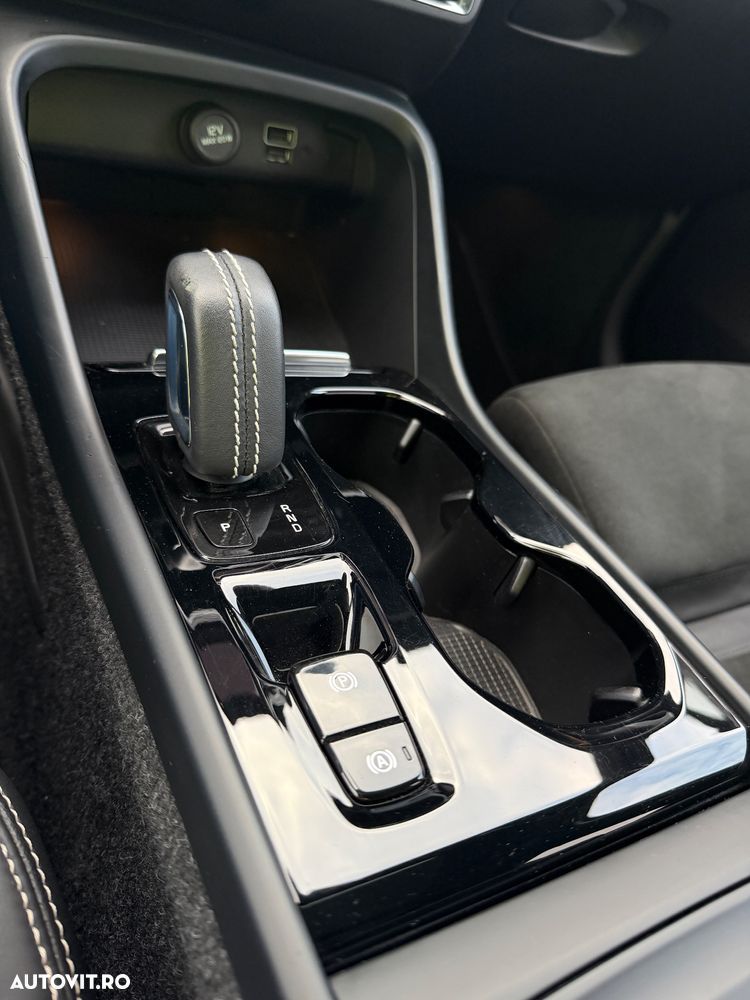 Volvo XC 40 T3 Geartronic RDesign - 22