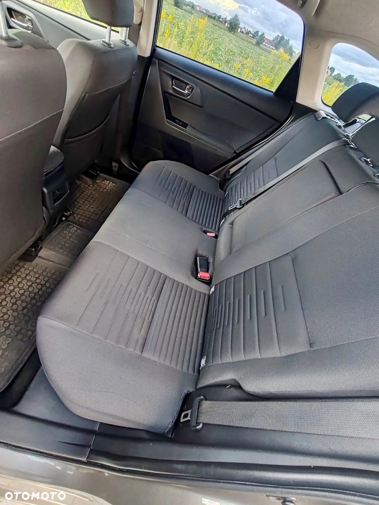 Toyota Auris 1.6 Premium - 10