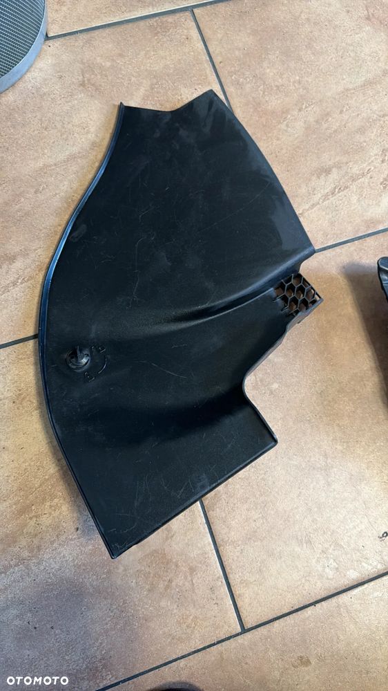 BMW 7404748 G32 OSŁONA WLOTU POWIETRZA PODSZYBIE - 1