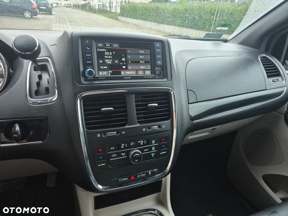 Dodge Grand Caravan - 13