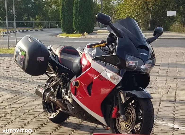 Honda VFR 800F V-Tec - 19