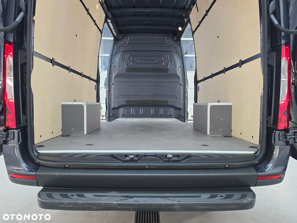 Mercedes-Benz SPRINTER 319 3.0 V6 CDI AUTOMAT 4,40Cm Długi SERWIS ASO MERCEDES-BENZ DO OSTATNIEGO km SALON PL FUL LED HIGH PERFORMANCE MBUX z ekranem dotykowym 10,25 cali SIEDZENIE KIEROWCY KOMFORTOWE, HYDRAULICZNE RESOROWANE PODGRZEWANA SZYBA PRZEDNIA TEMPOMAT KAMERA COFANIA LAKIER METALIK - 17