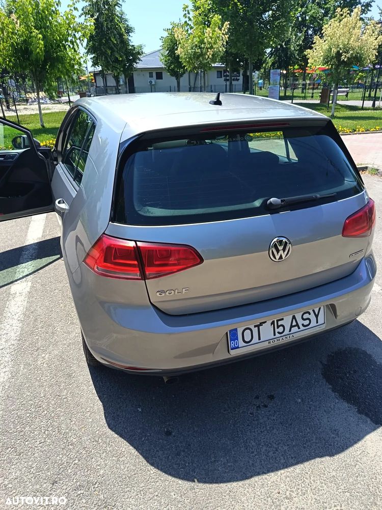 Volkswagen Golf - 2