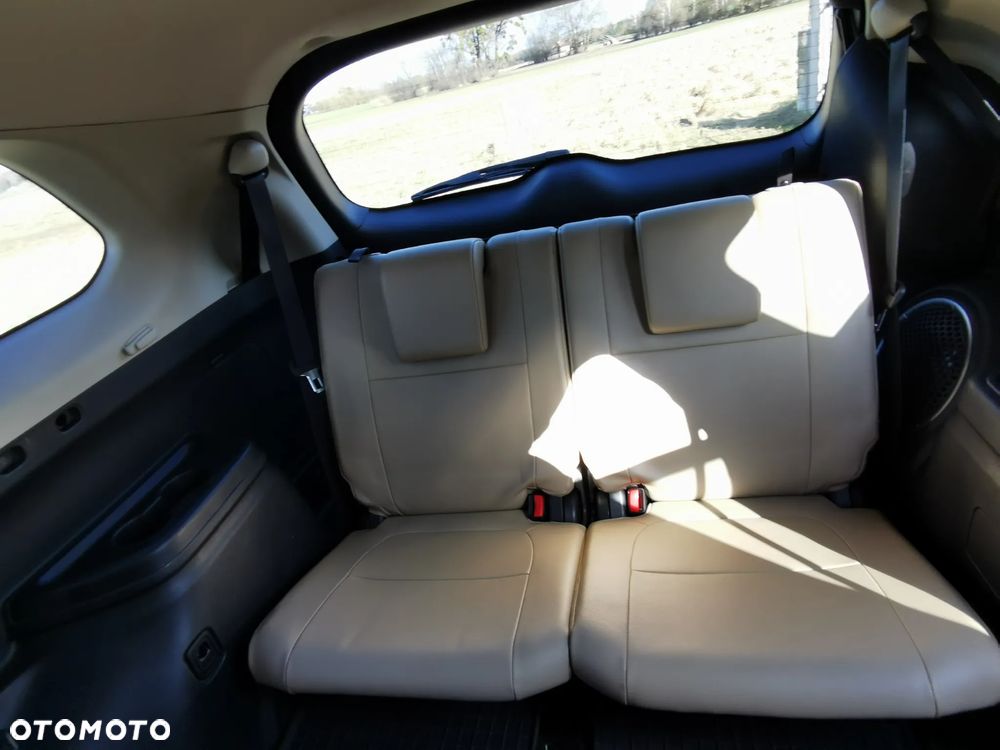 Mitsubishi Outlander 2.0 Intense + Navi 4WD CVT - 18
