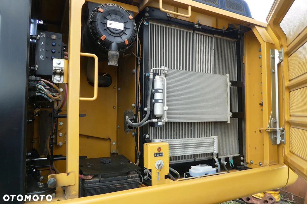 Caterpillar 320 FL PRODUKCIJ JAPOŃSKIEJ - 14