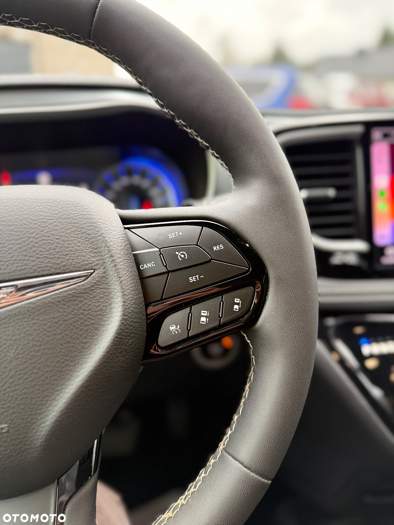 Chrysler Pacifica - 20