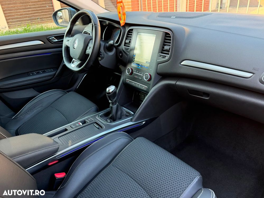 Renault Megane ENERGY dCi 130 BOSE EDITION - 9