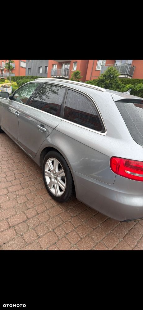 Audi A4 Avant 2.0 TDI DPF multitronic Attraction - 4
