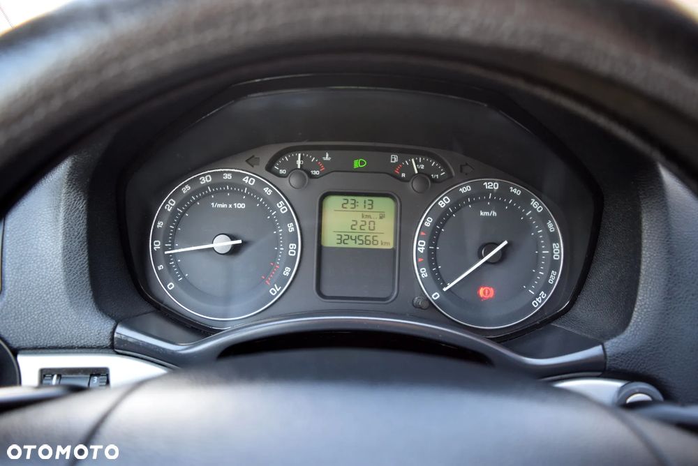 Skoda Octavia 1.6 FSI Ambiente - 19